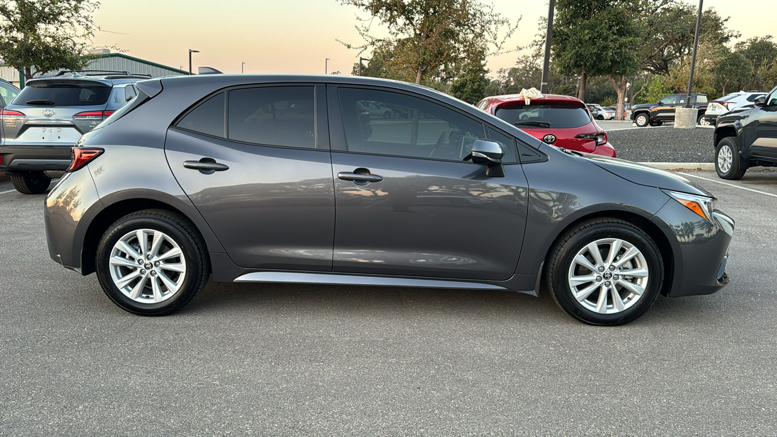 2025 Toyota Corolla Hatchback SE 9