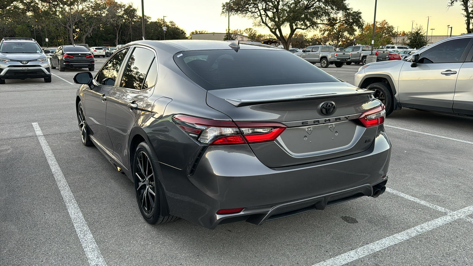 2023 Toyota Camry SE 4