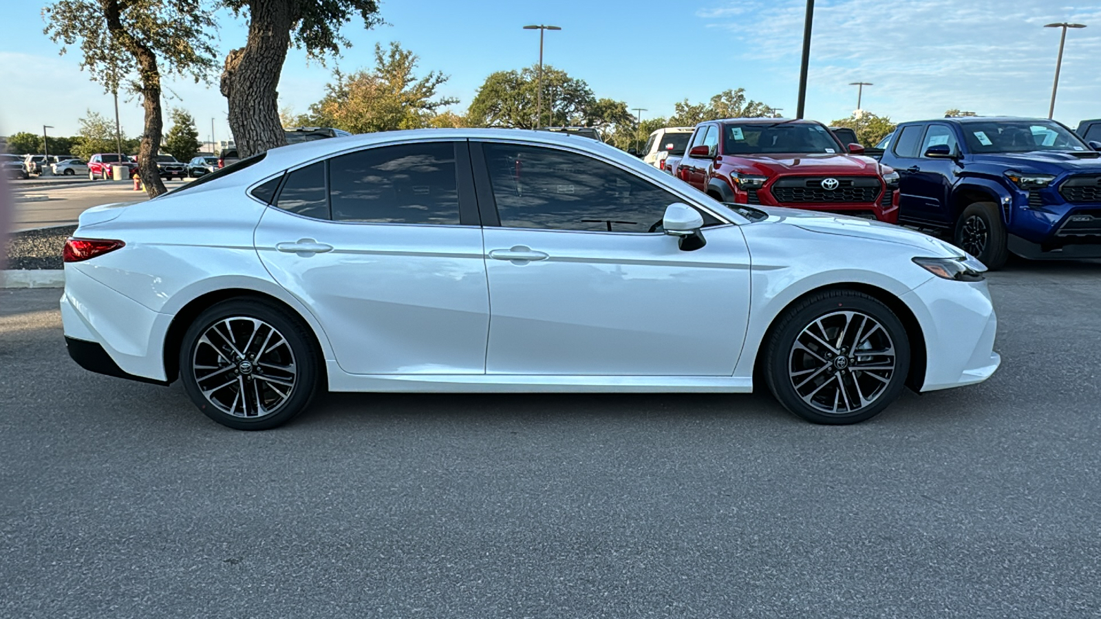 2025 Toyota Camry XLE 8