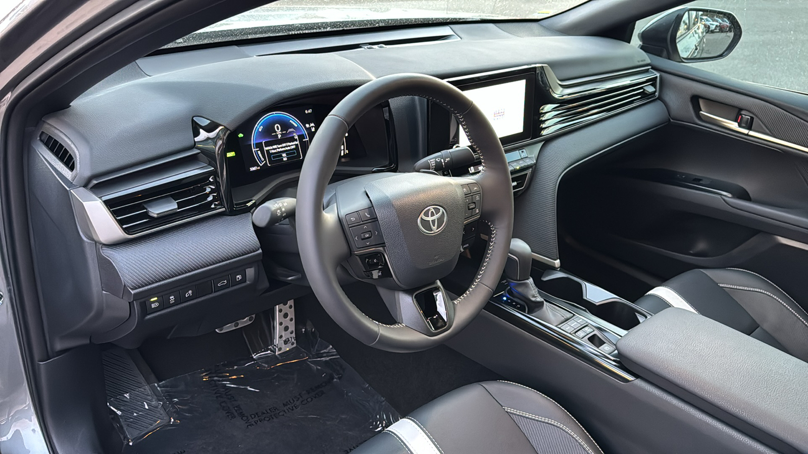 2025 Toyota Camry SE 12