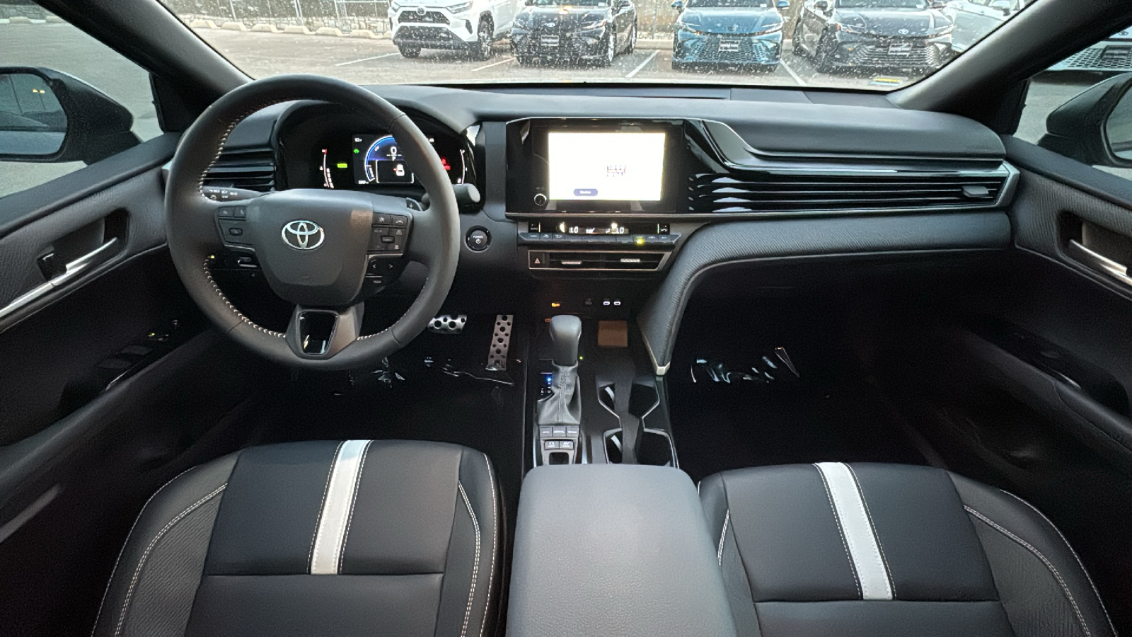 2025 Toyota Camry SE 19