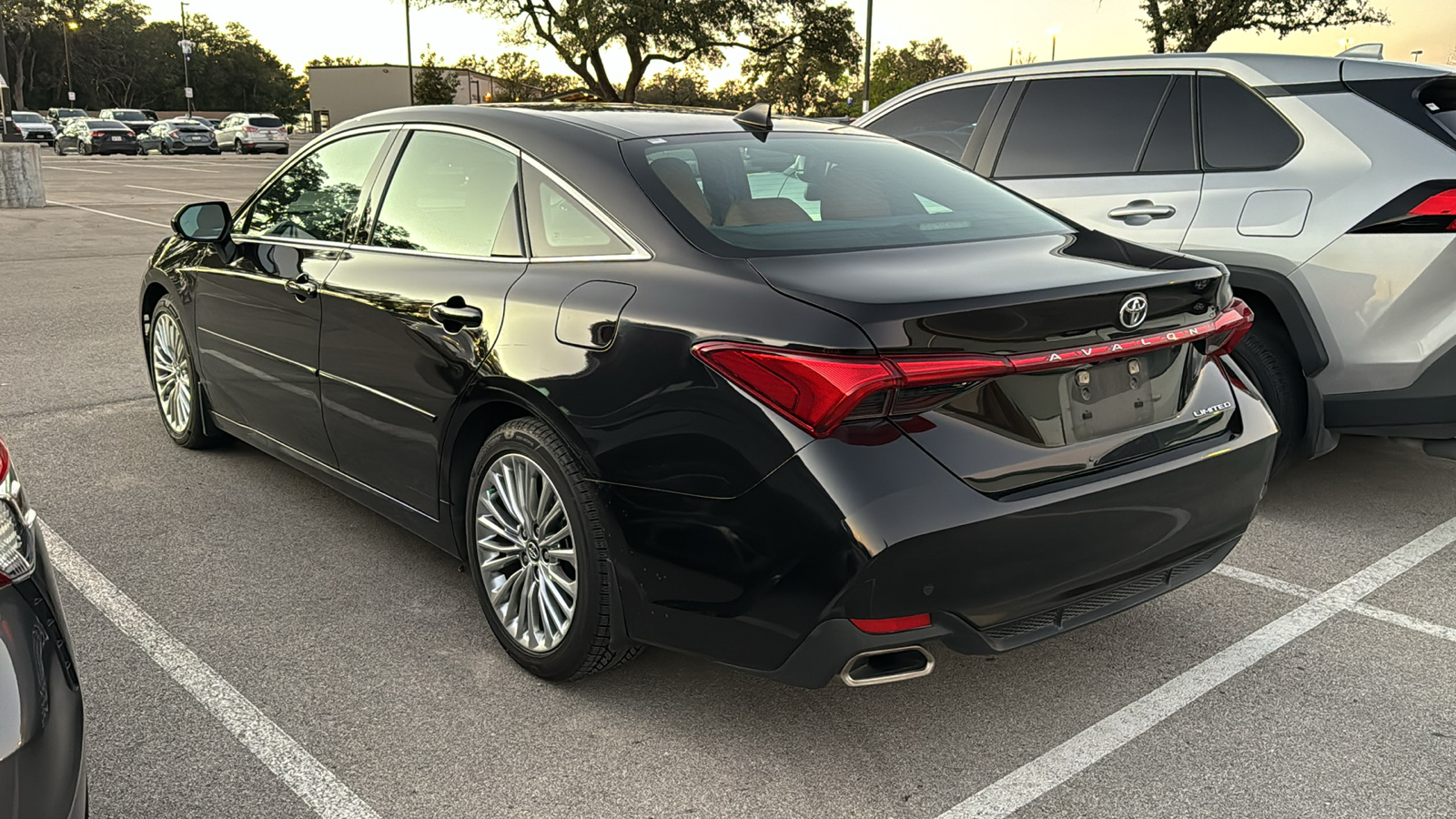 2020 Toyota Avalon Limited 4