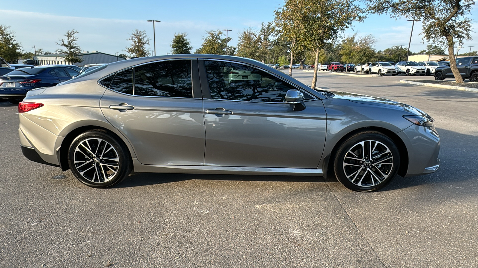 2025 Toyota Camry XLE 8