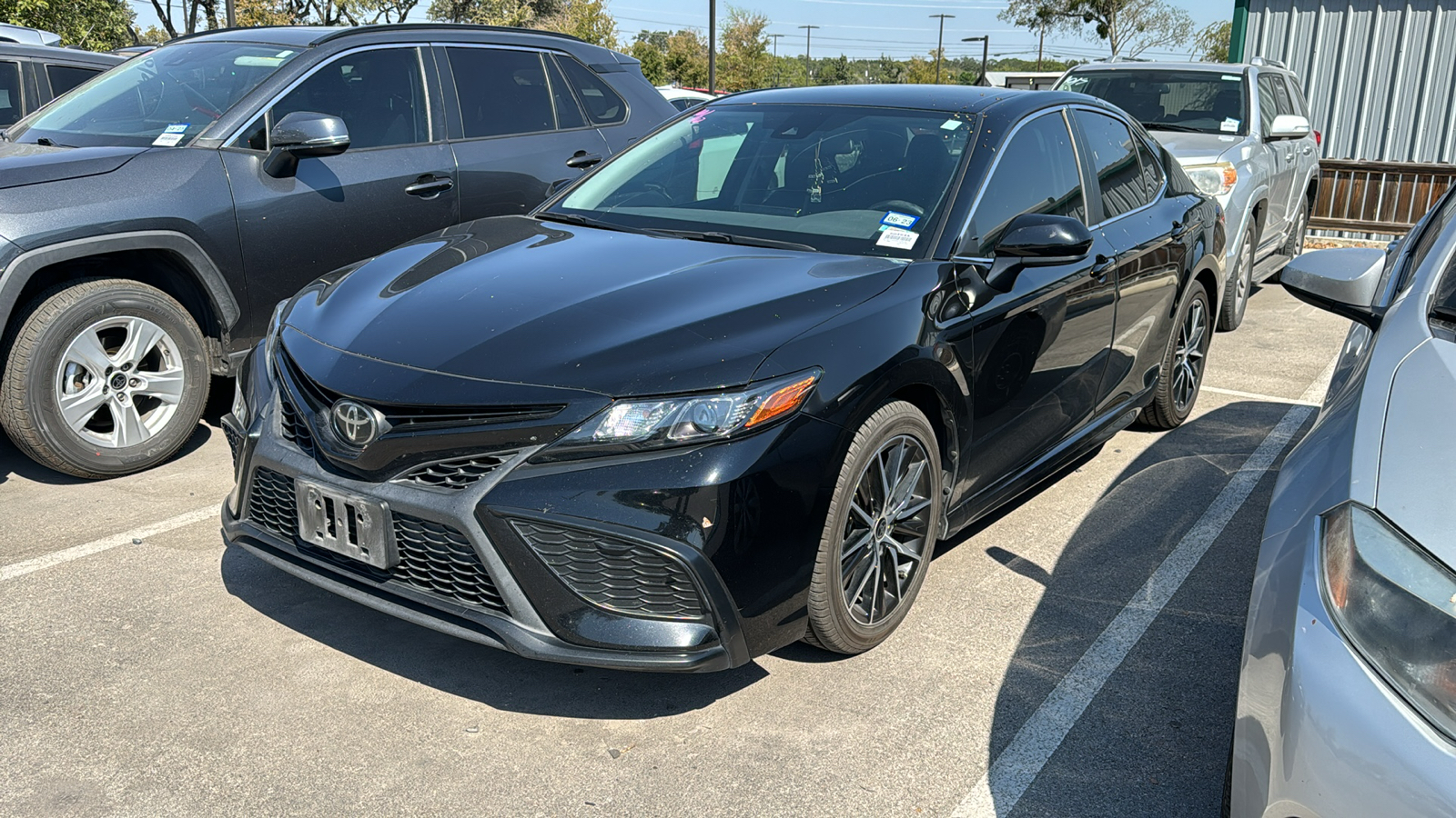 2021 Toyota Camry SE 3