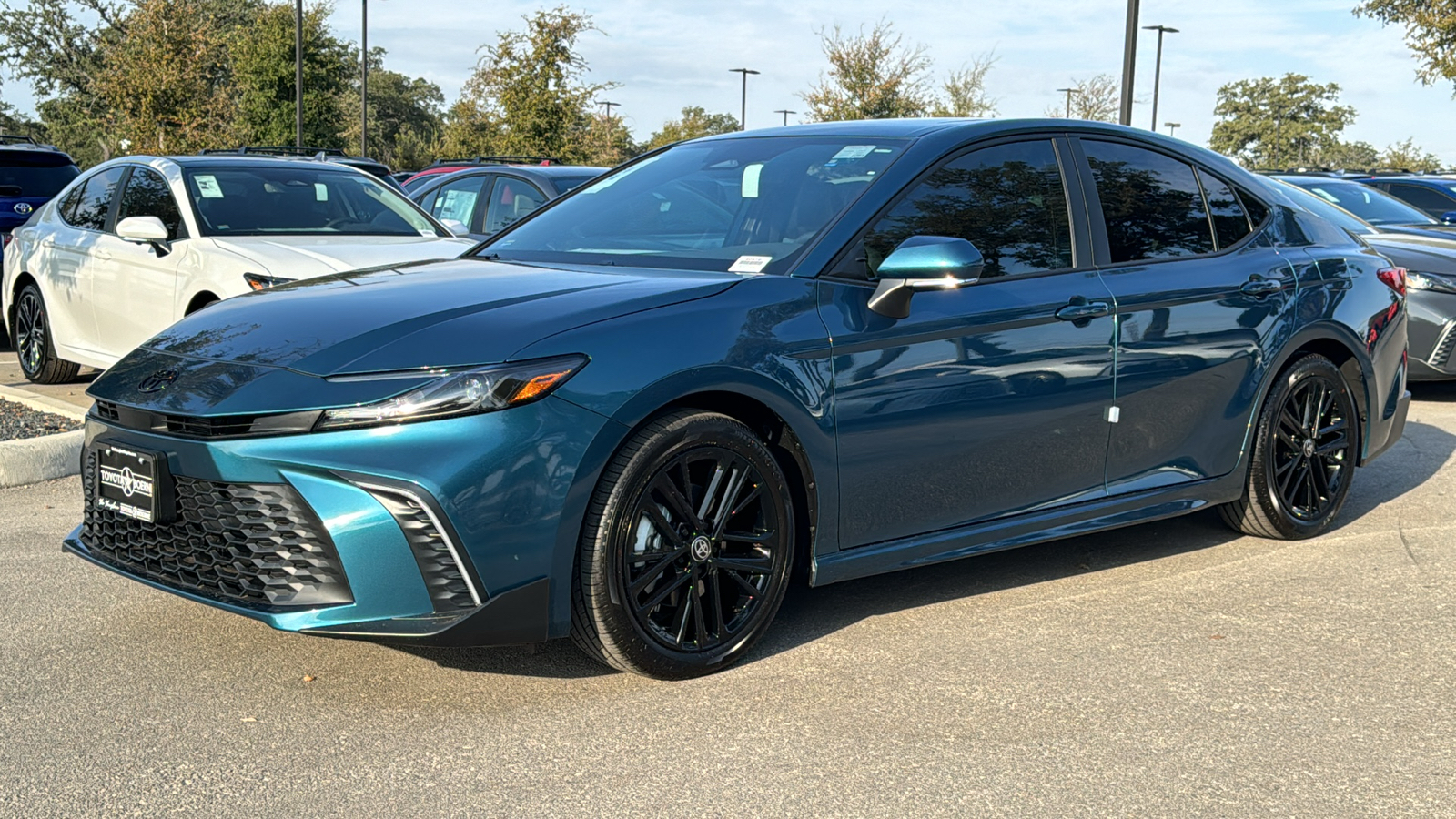 2025 Toyota Camry SE 3