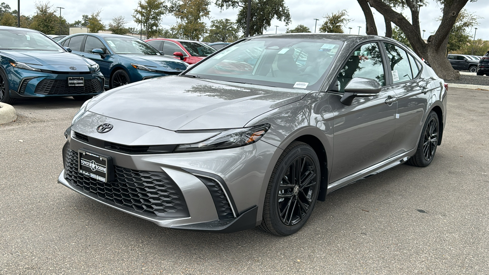 2025 Toyota Camry SE 3