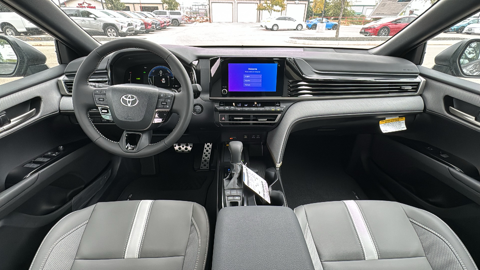 2025 Toyota Camry SE 16