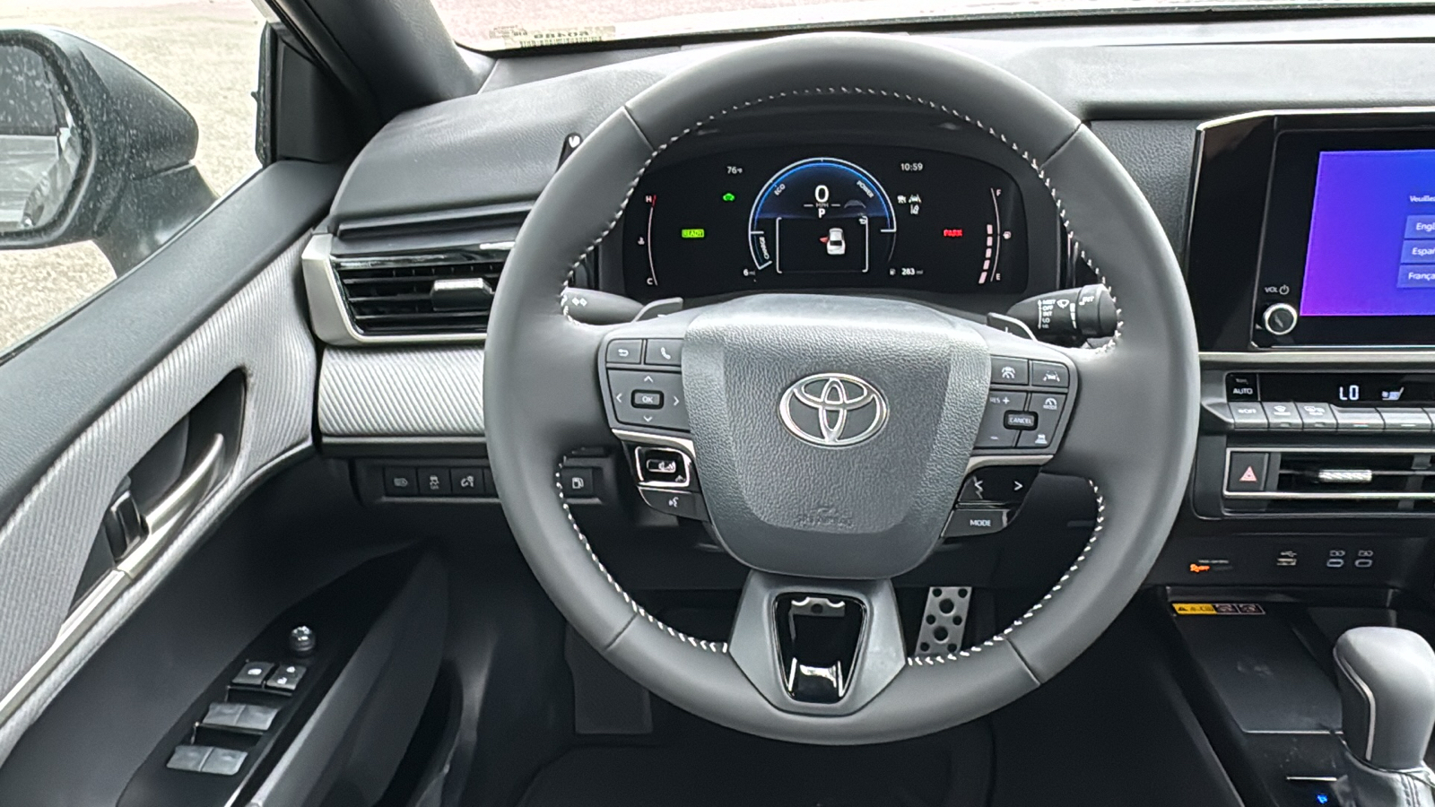 2025 Toyota Camry SE 17