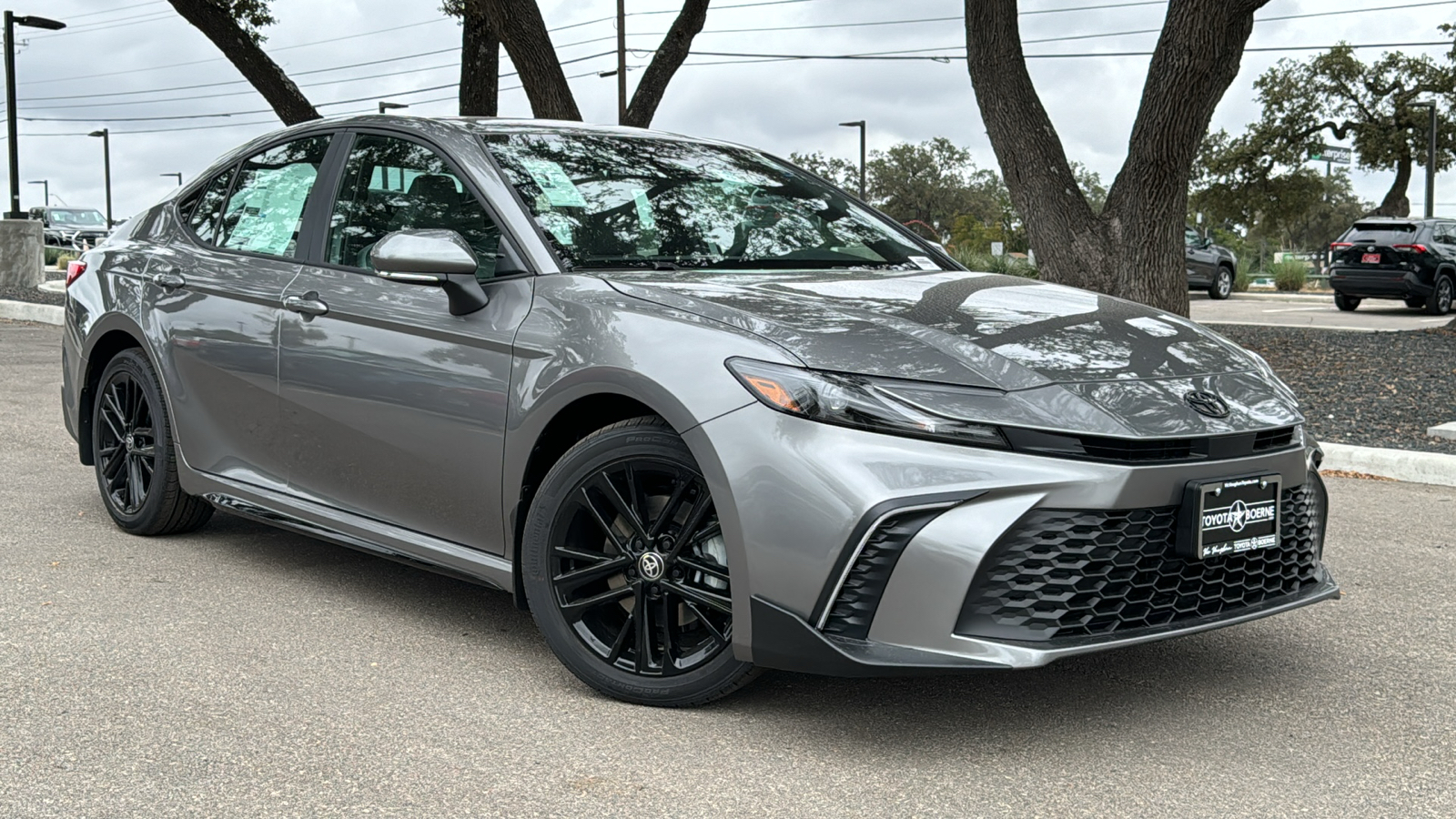 2025 Toyota Camry SE 24