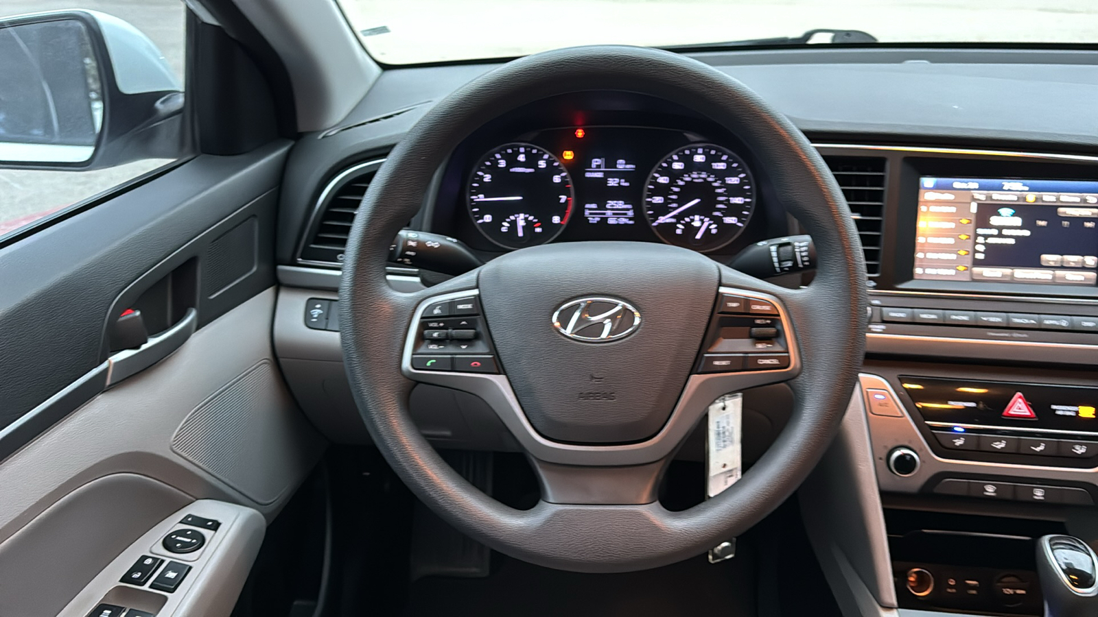 2017 Hyundai Elantra SE 28