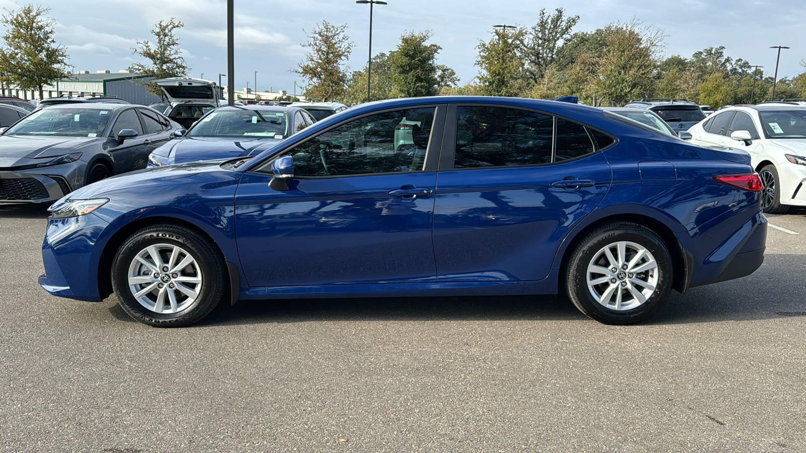 2025 Toyota Camry LE 4