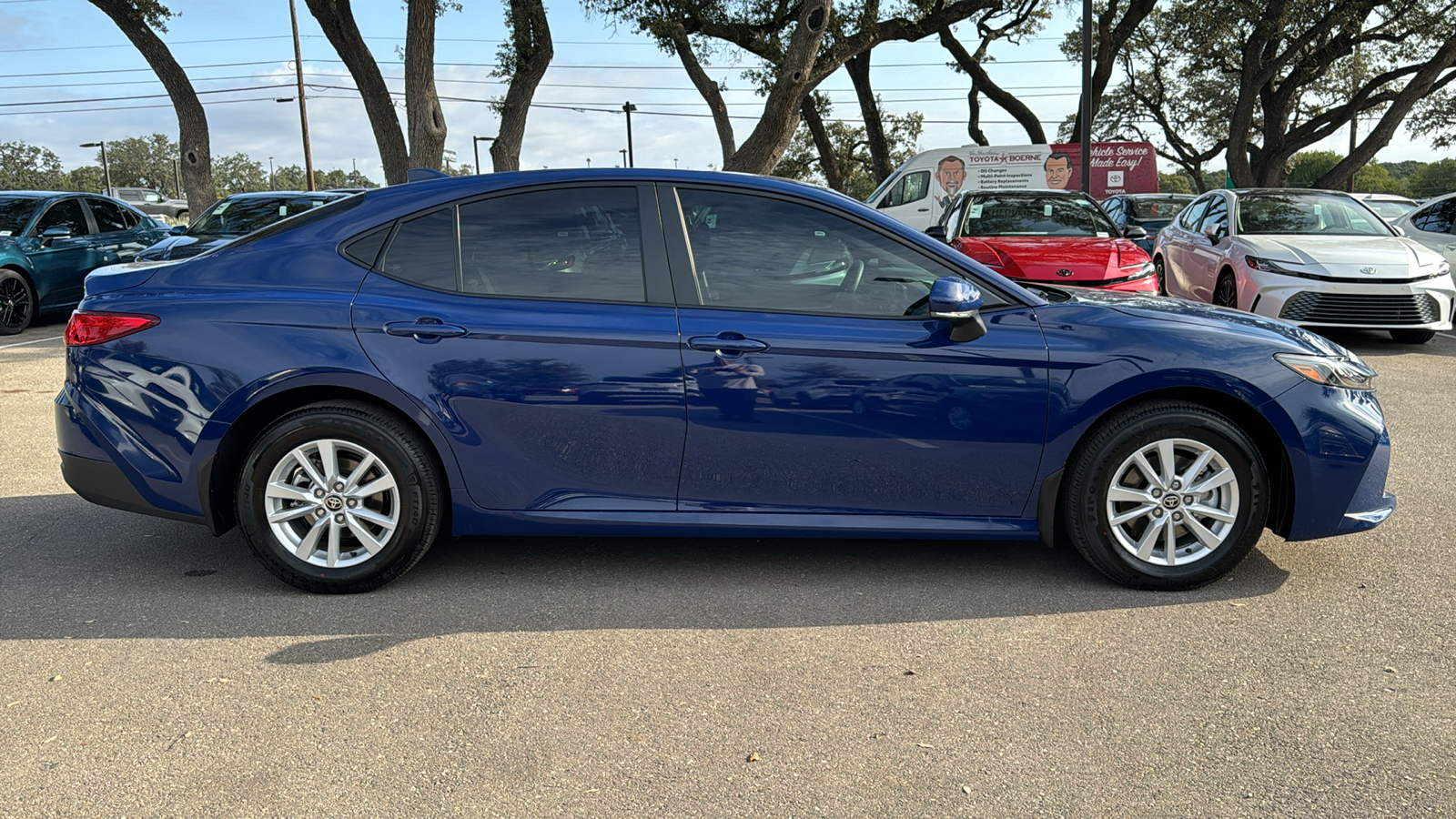 2025 Toyota Camry LE 8