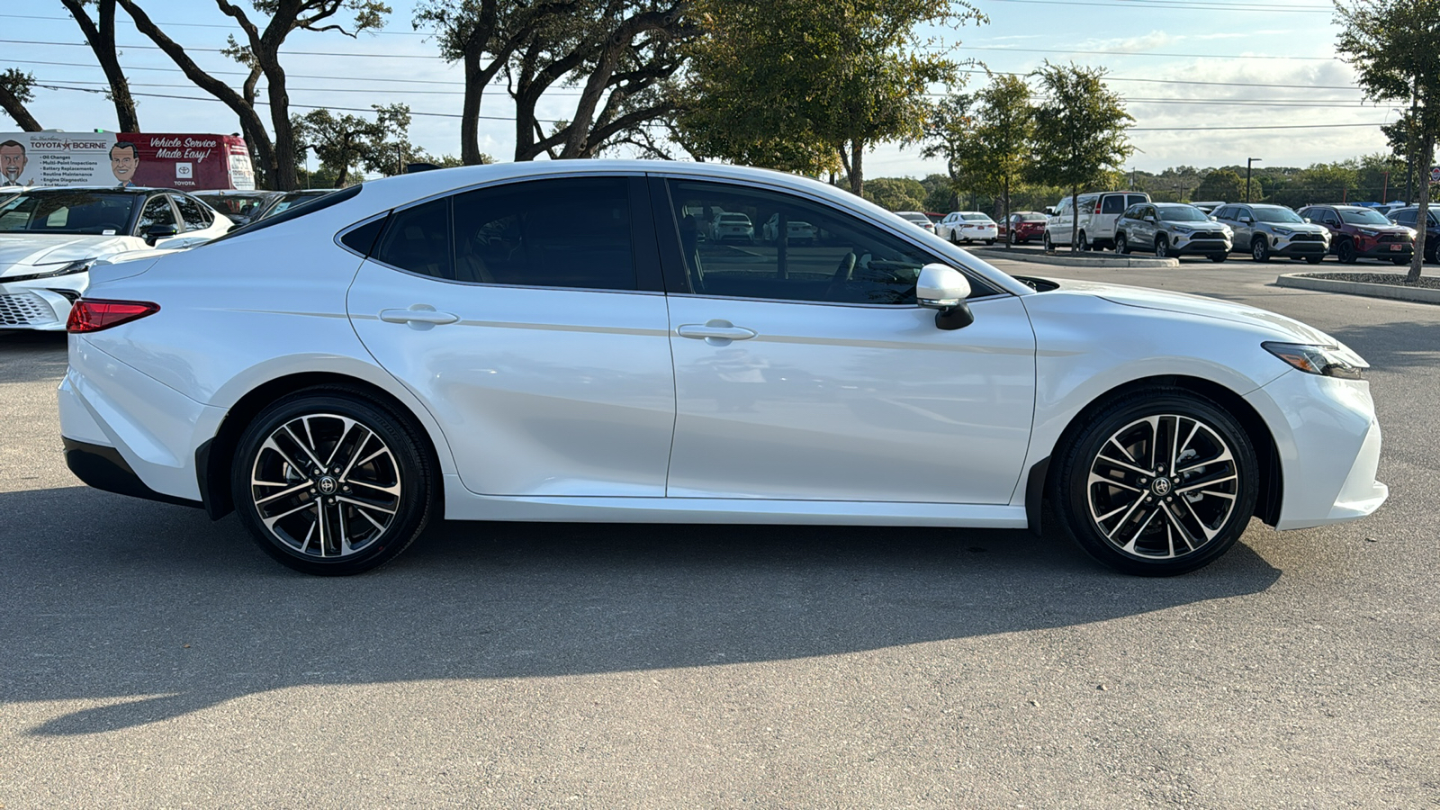 2025 Toyota Camry XLE 8