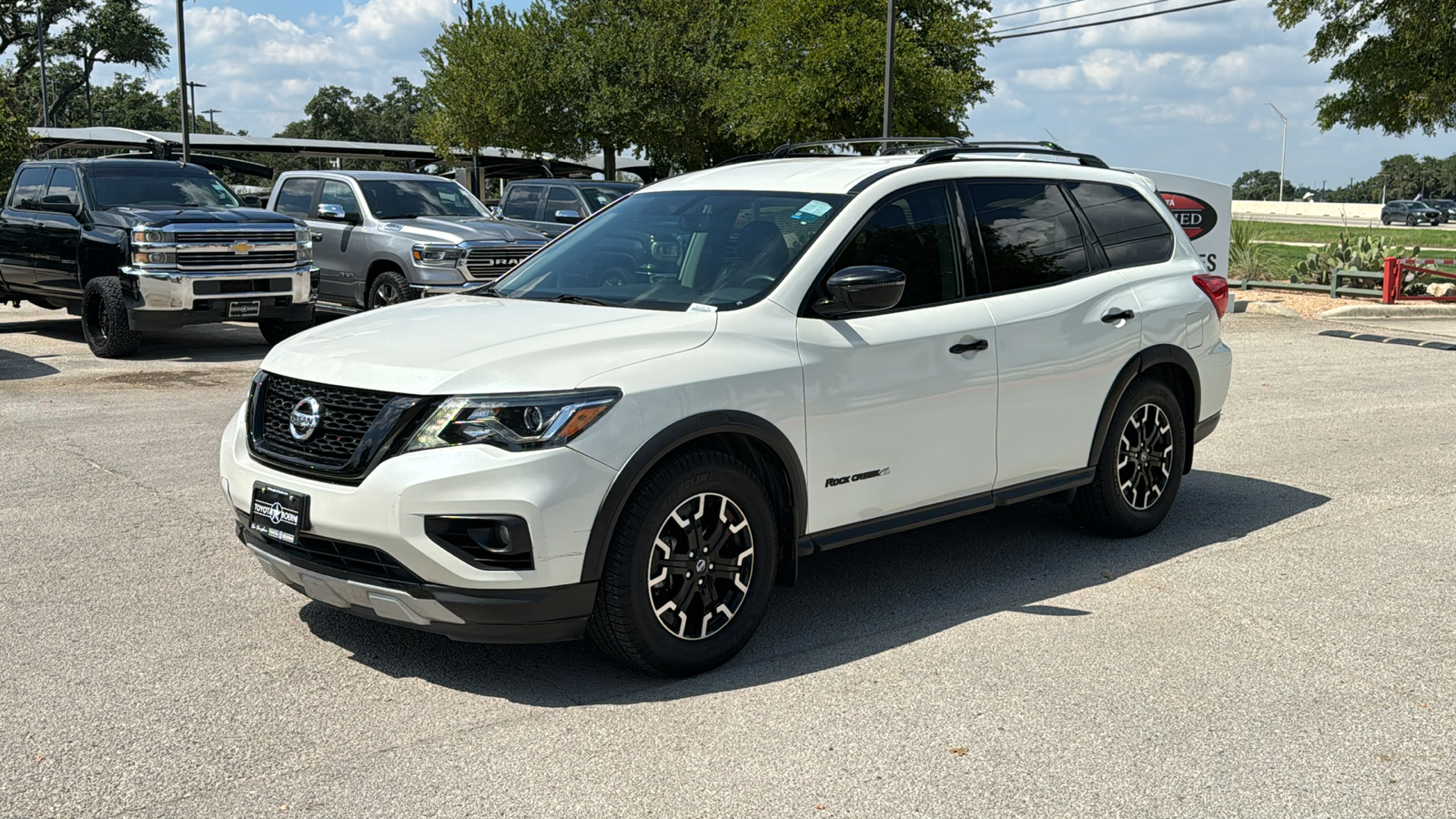 2019 Nissan Pathfinder SV 4