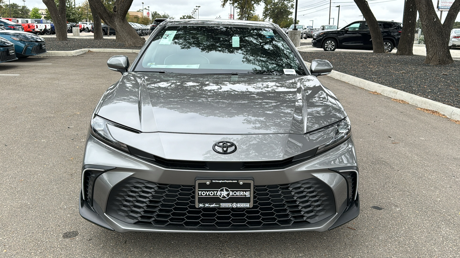 2025 Toyota Camry SE 2