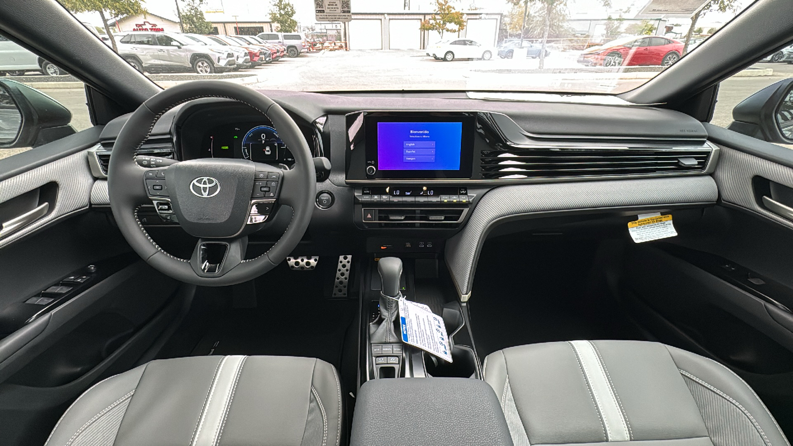 2025 Toyota Camry SE 16