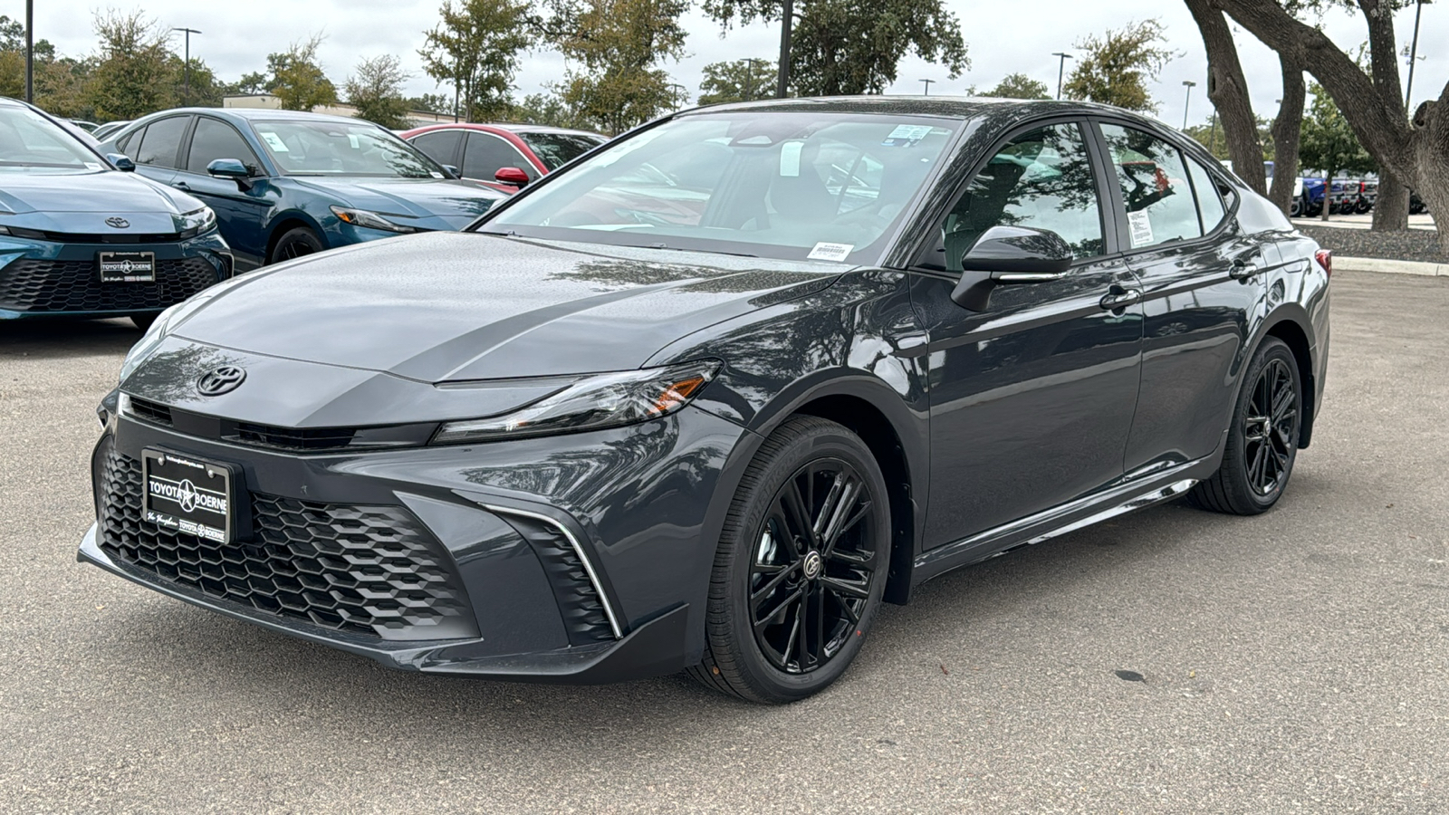 2025 Toyota Camry SE 3