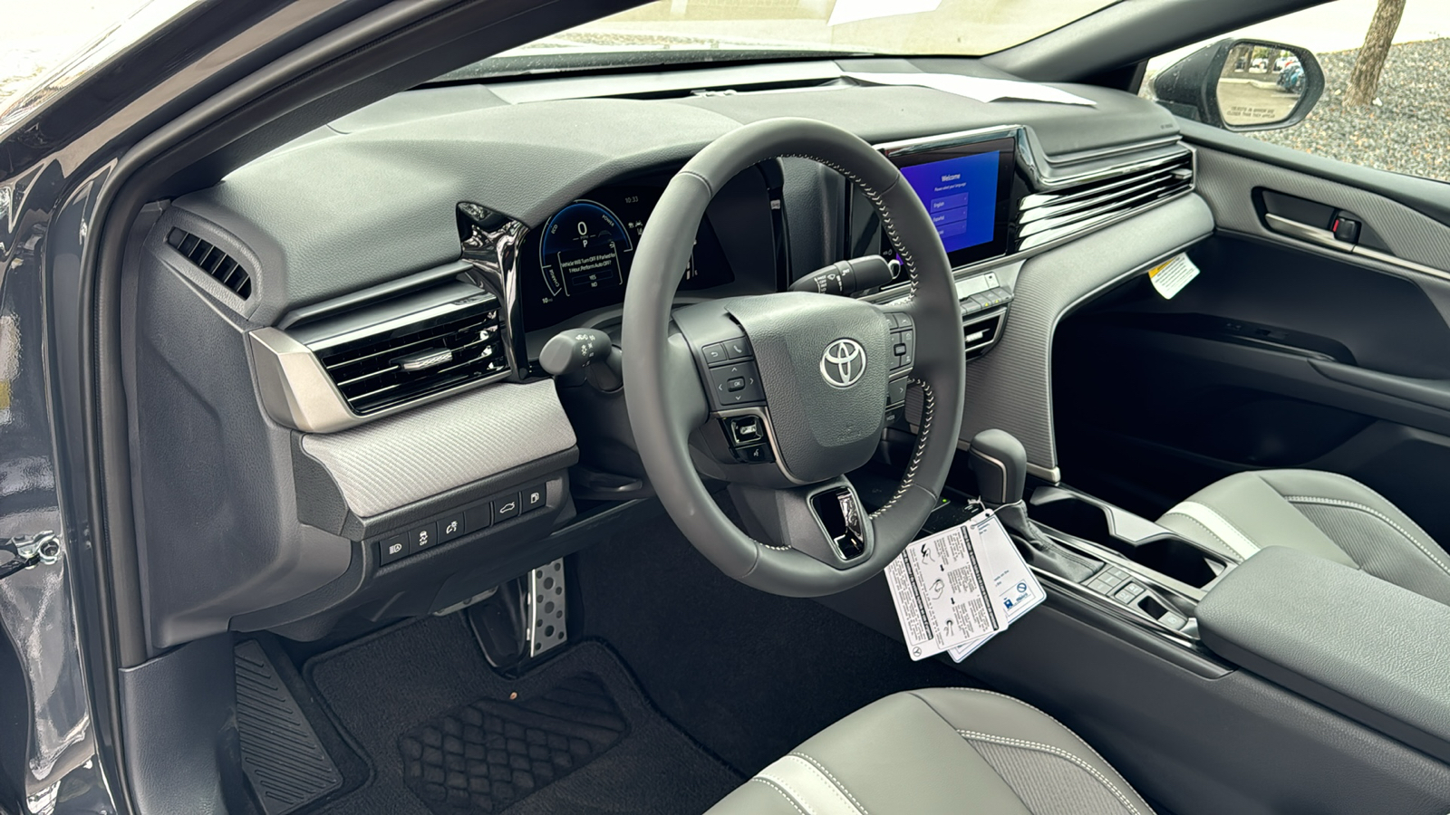 2025 Toyota Camry SE 12