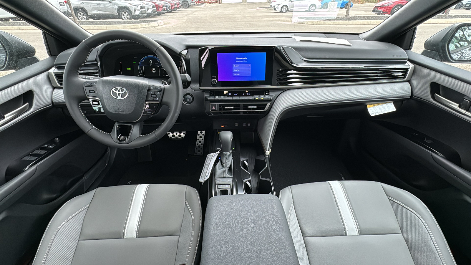 2025 Toyota Camry SE 16