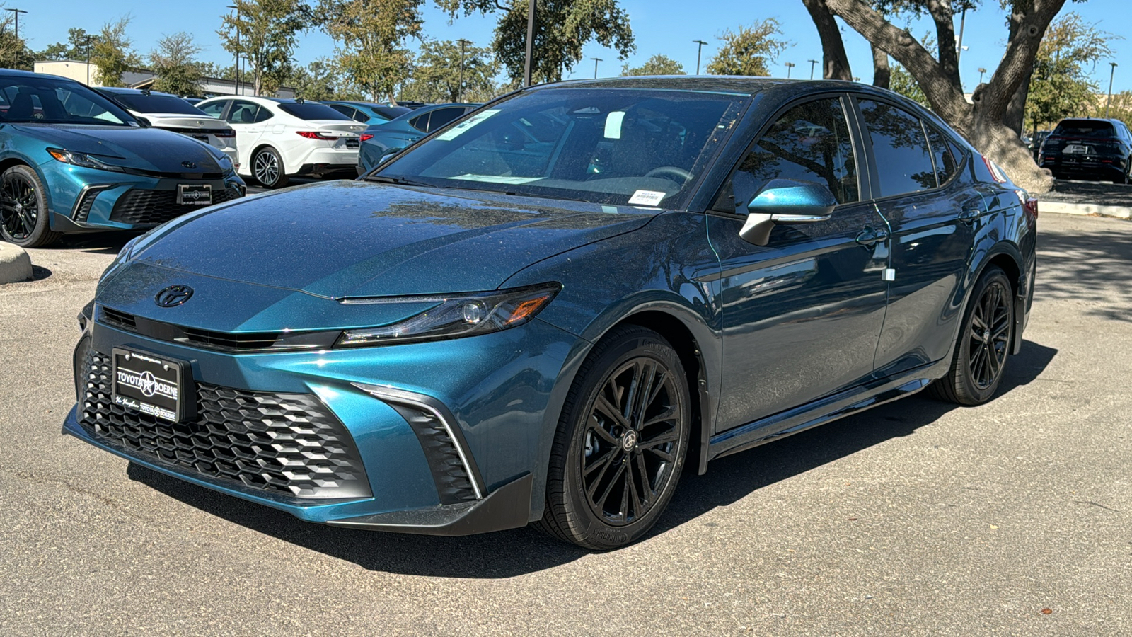 2025 Toyota Camry SE 3