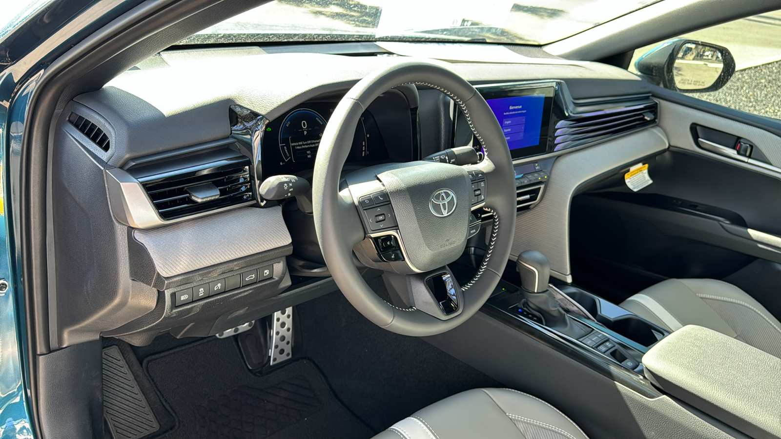 2025 Toyota Camry SE 12