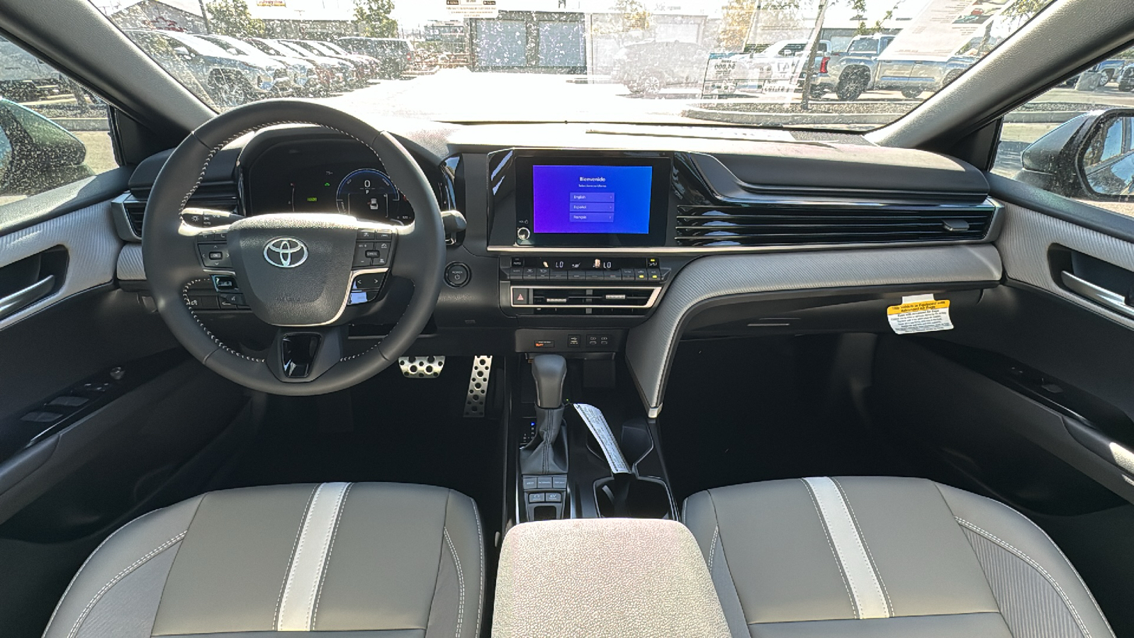 2025 Toyota Camry SE 16