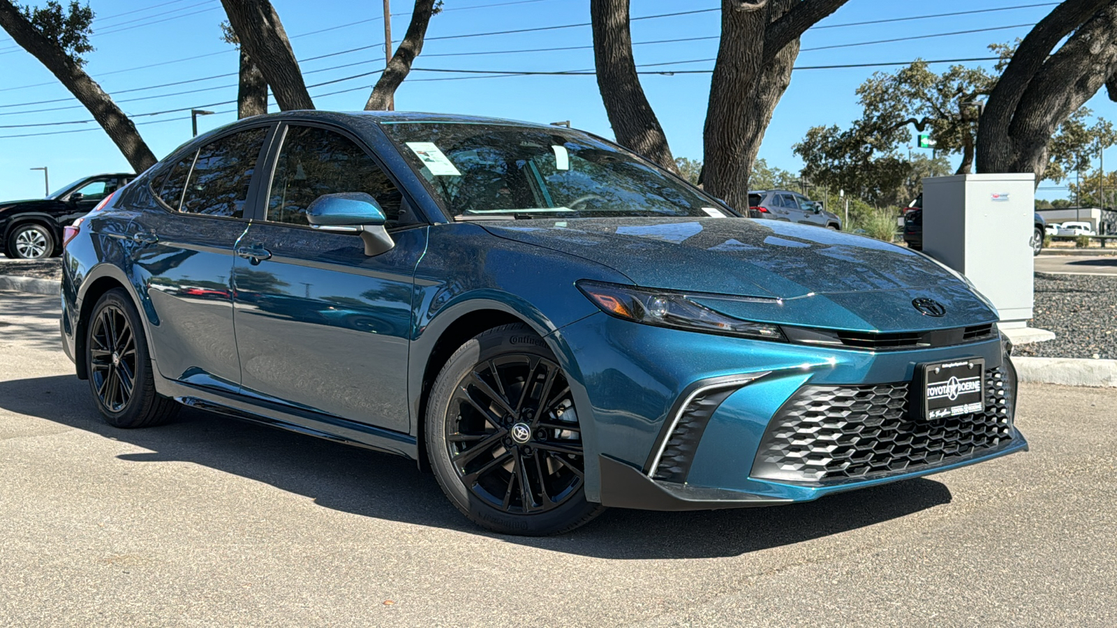 2025 Toyota Camry SE 24