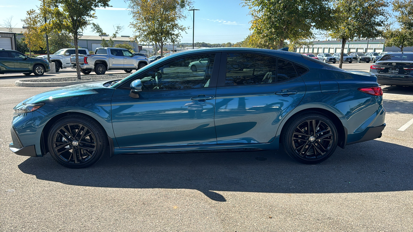 2025 Toyota Camry SE 4