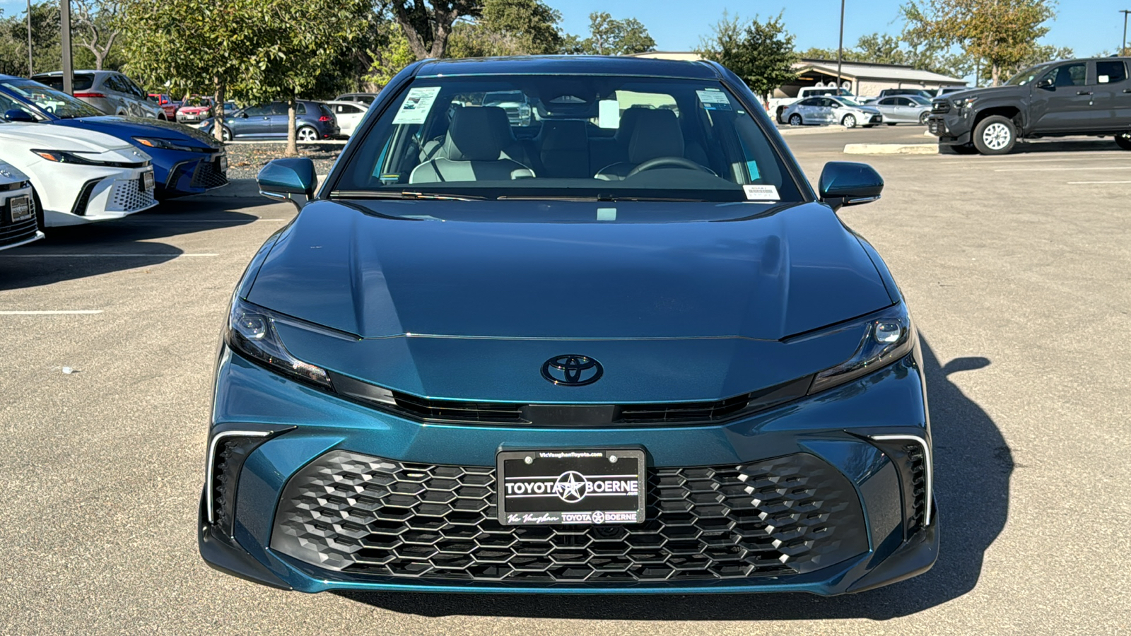 2025 Toyota Camry SE 2