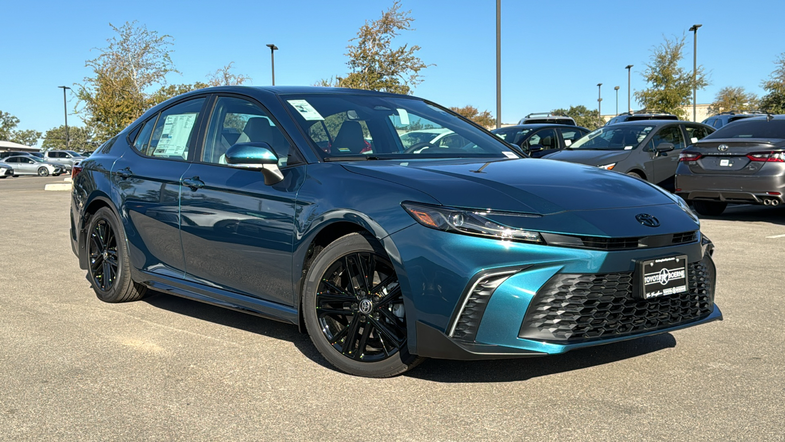 2025 Toyota Camry SE 24