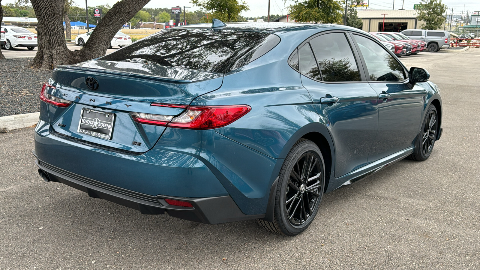 2025 Toyota Camry SE 7