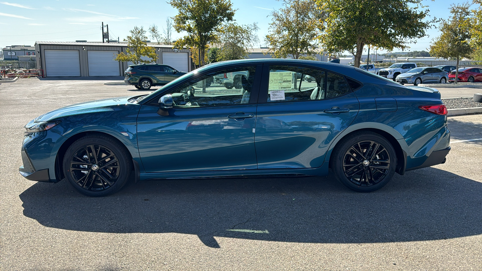 2025 Toyota Camry SE 4