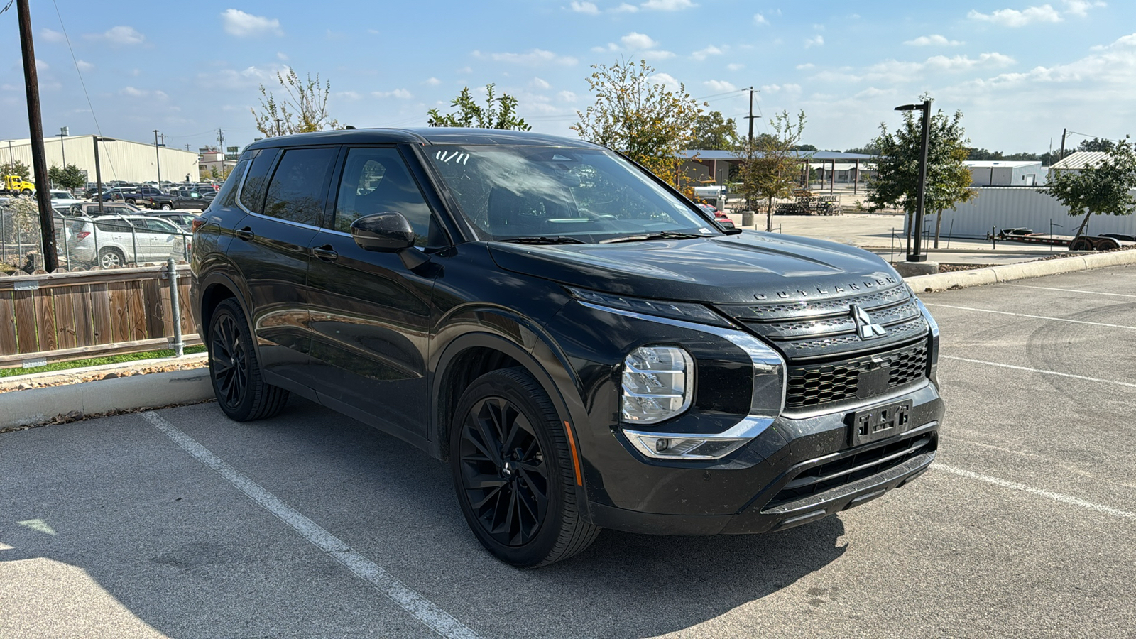 2023 Mitsubishi Outlander SE Black Edition 2