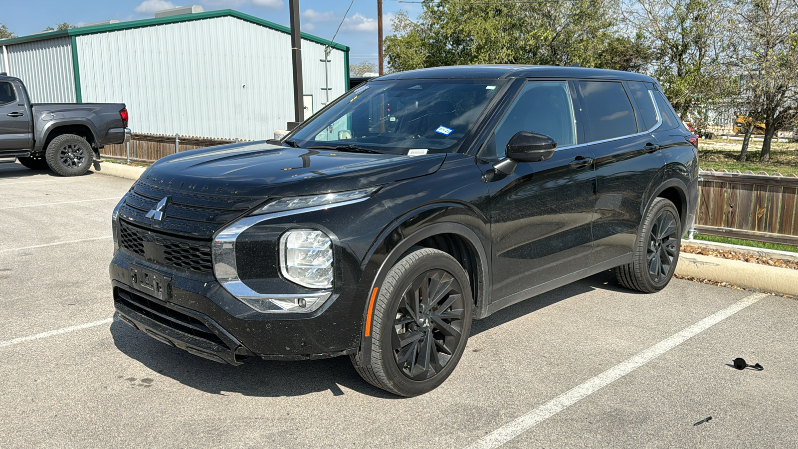 2023 Mitsubishi Outlander SE Black Edition 4