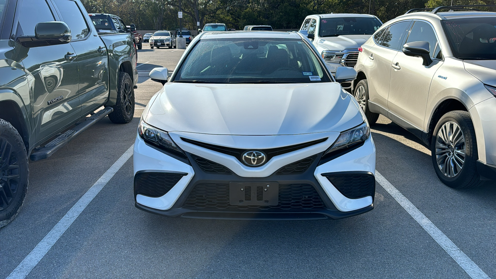 2022 Toyota Camry SE 2