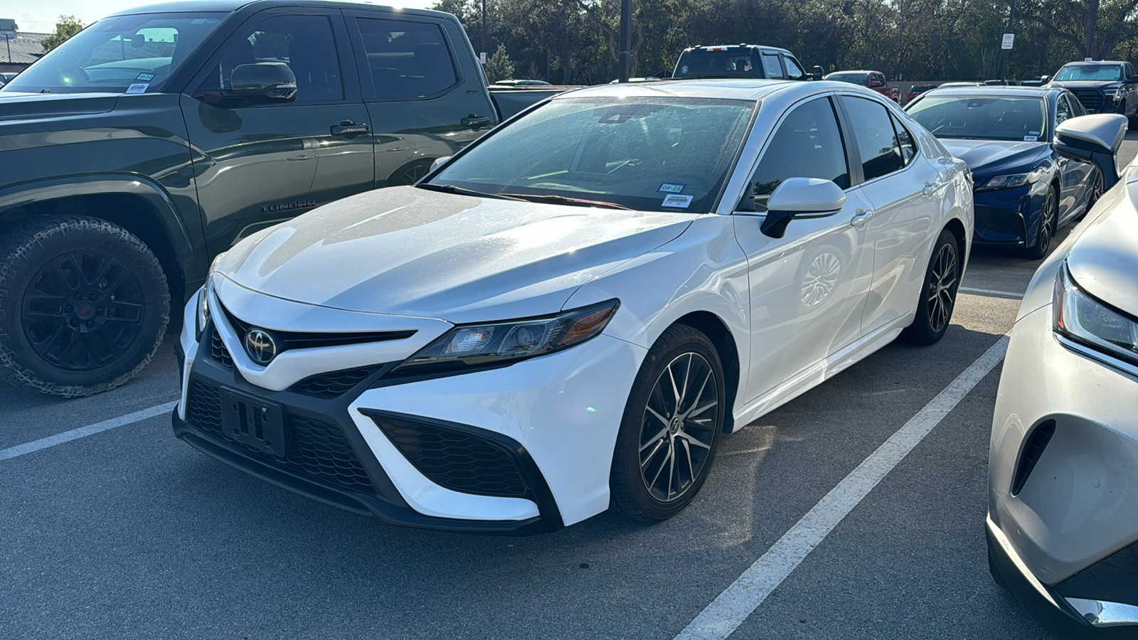 2022 Toyota Camry SE 3