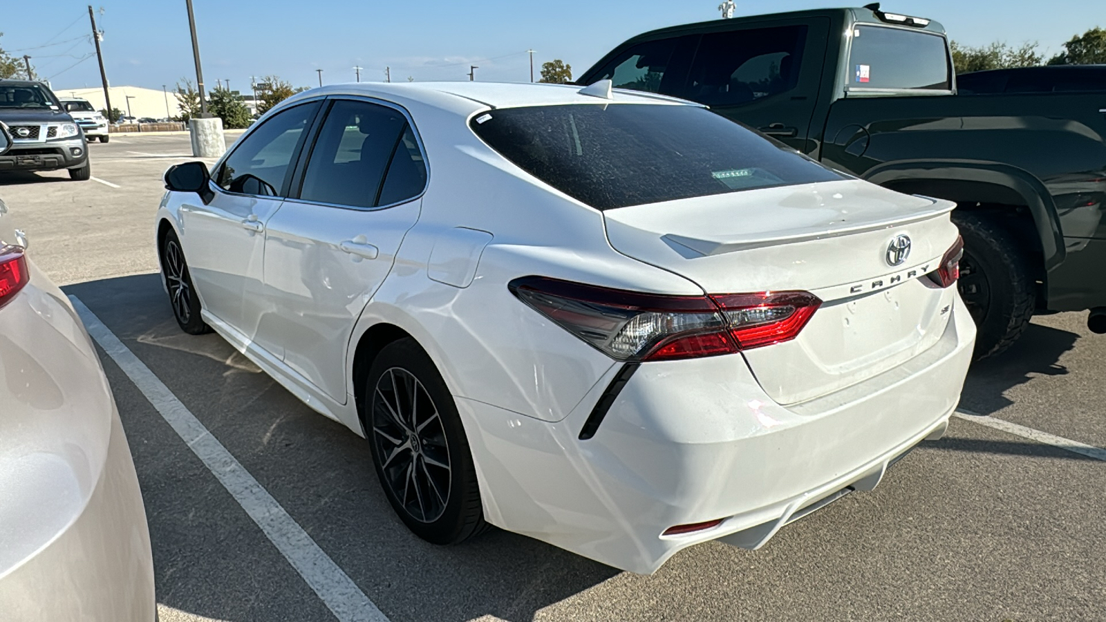 2022 Toyota Camry SE 4