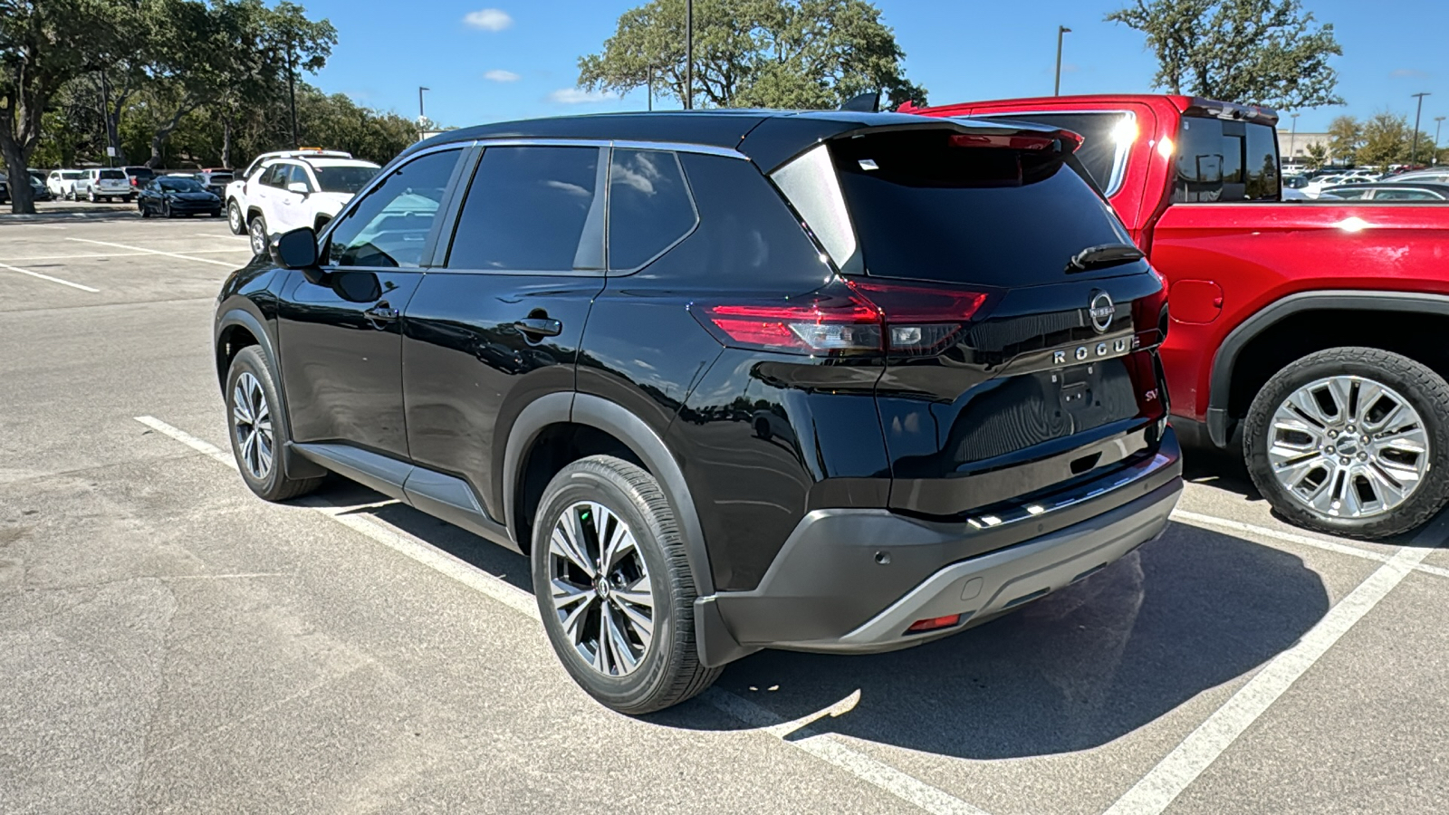 2022 Nissan Rogue SV 4