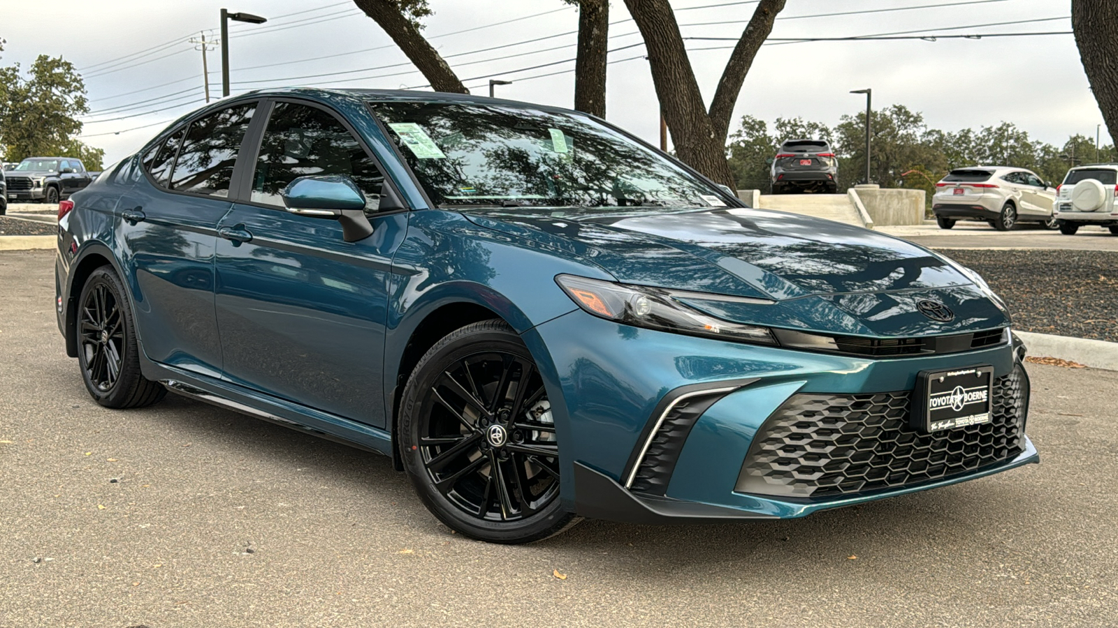 2025 Toyota Camry SE 24