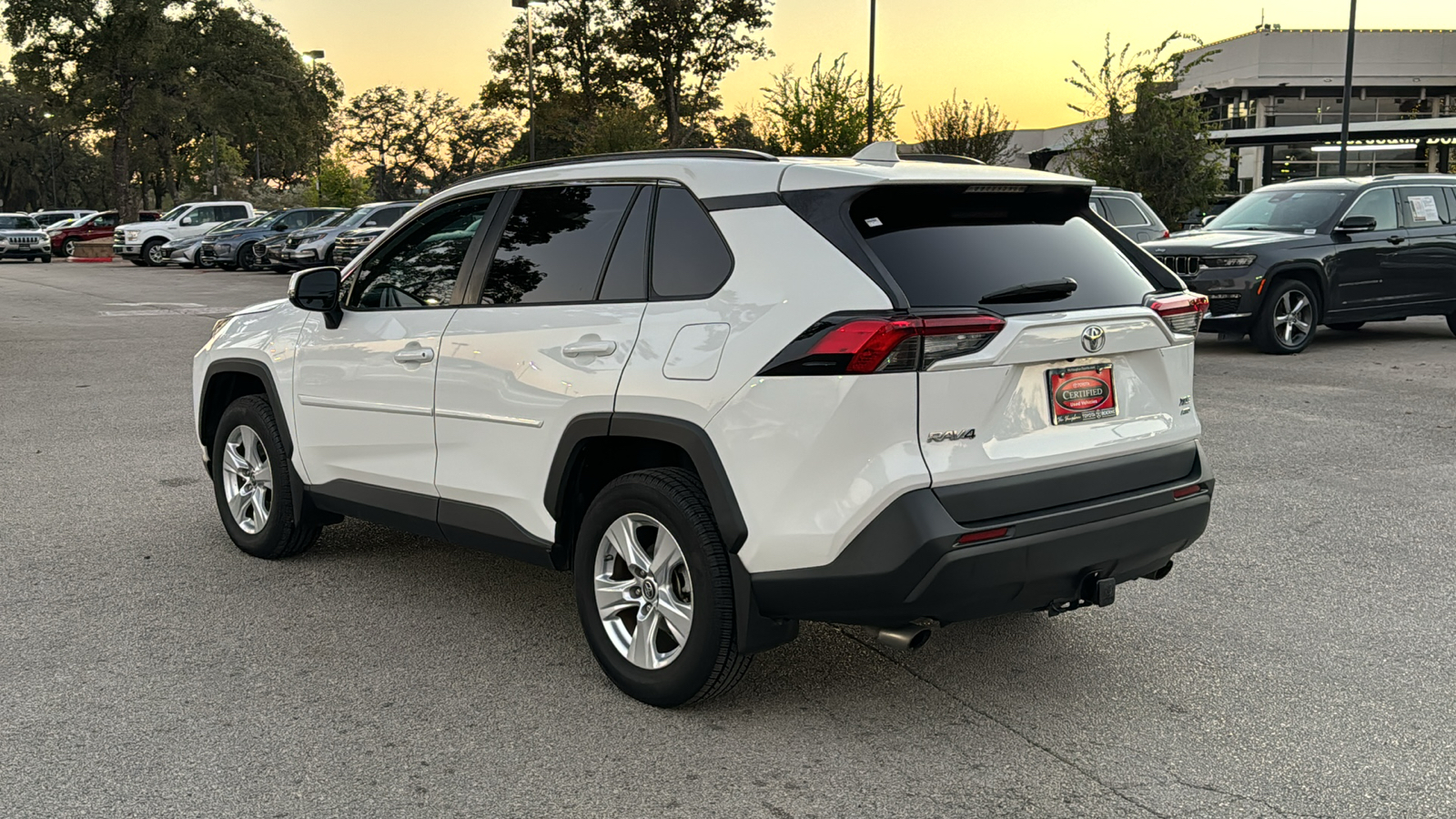 2019 Toyota RAV4 XLE 6