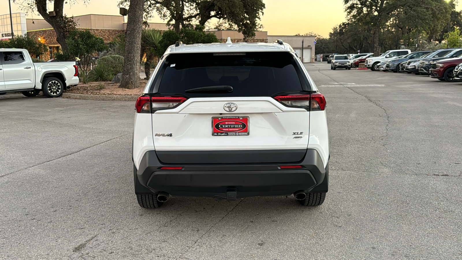 2019 Toyota RAV4 XLE 7