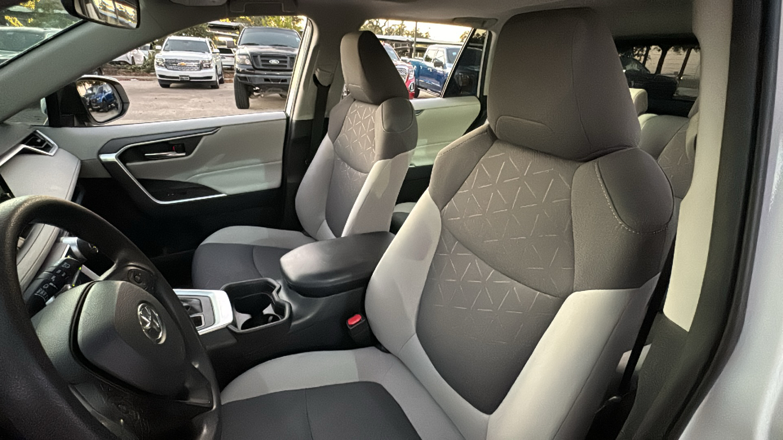 2019 Toyota RAV4 XLE 15