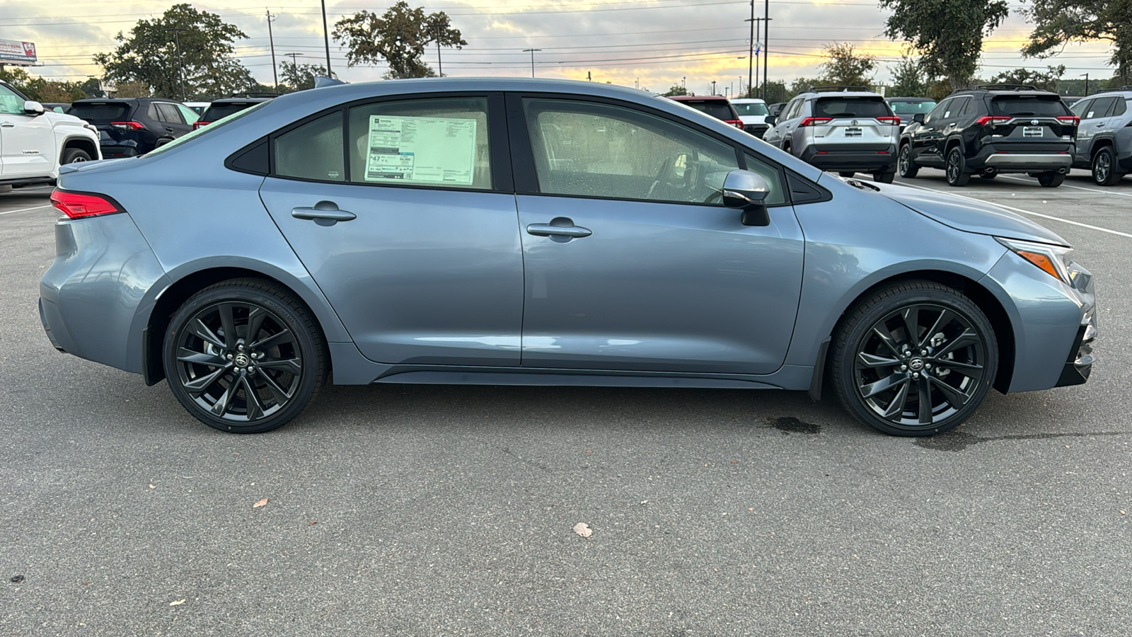 2025 Toyota Corolla Hybrid SE 9