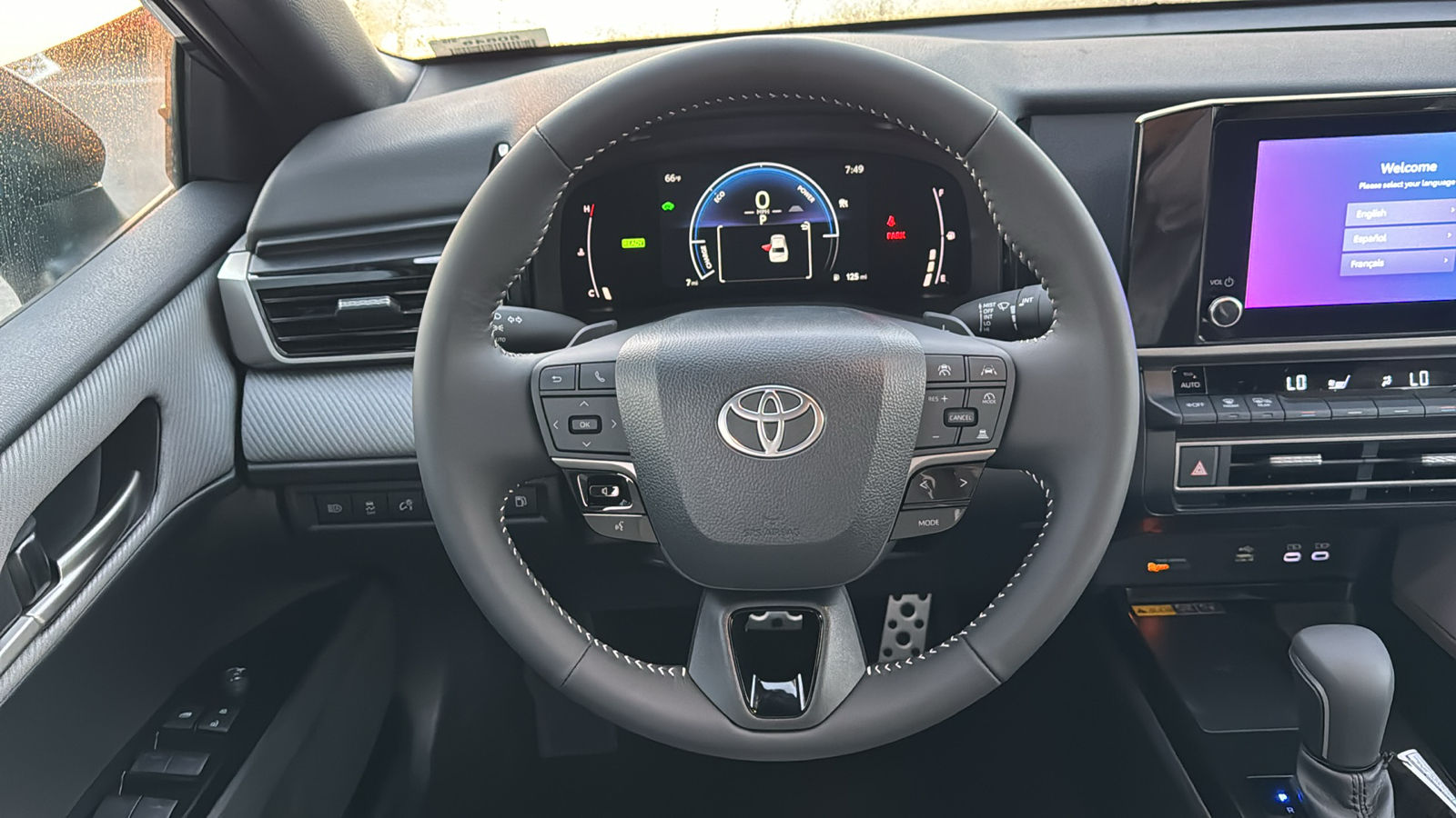 2025 Toyota Camry SE 17