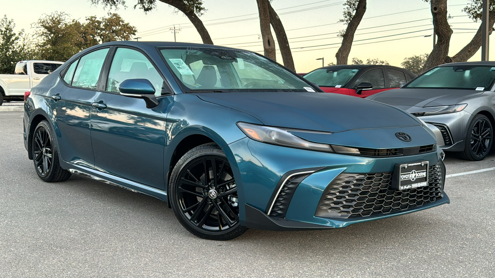 2025 Toyota Camry SE 24