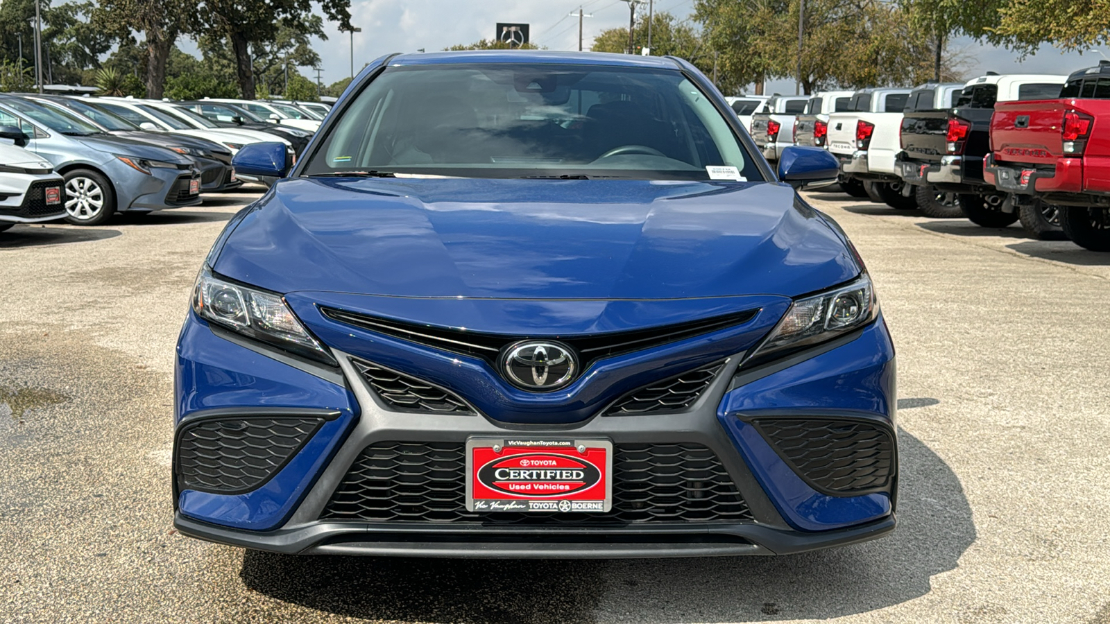 2023 Toyota Camry SE 2