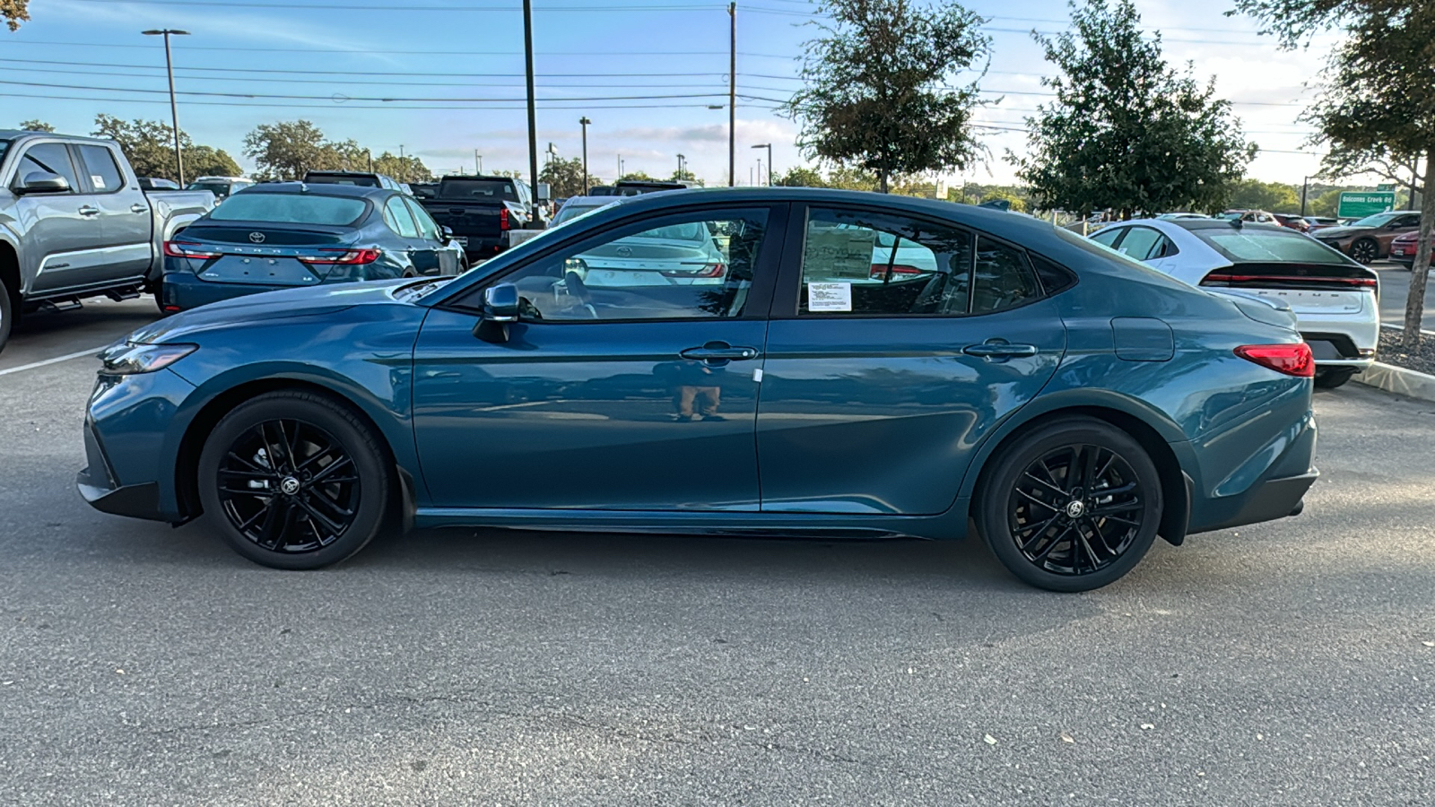 2025 Toyota Camry SE 5