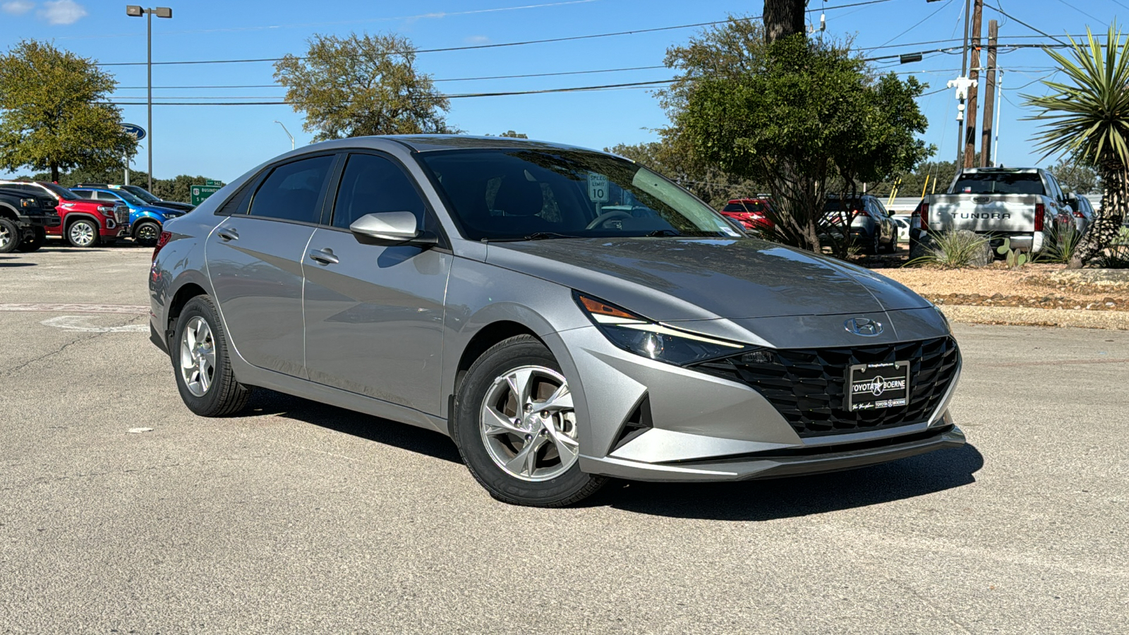 2022 Hyundai Elantra SE 2