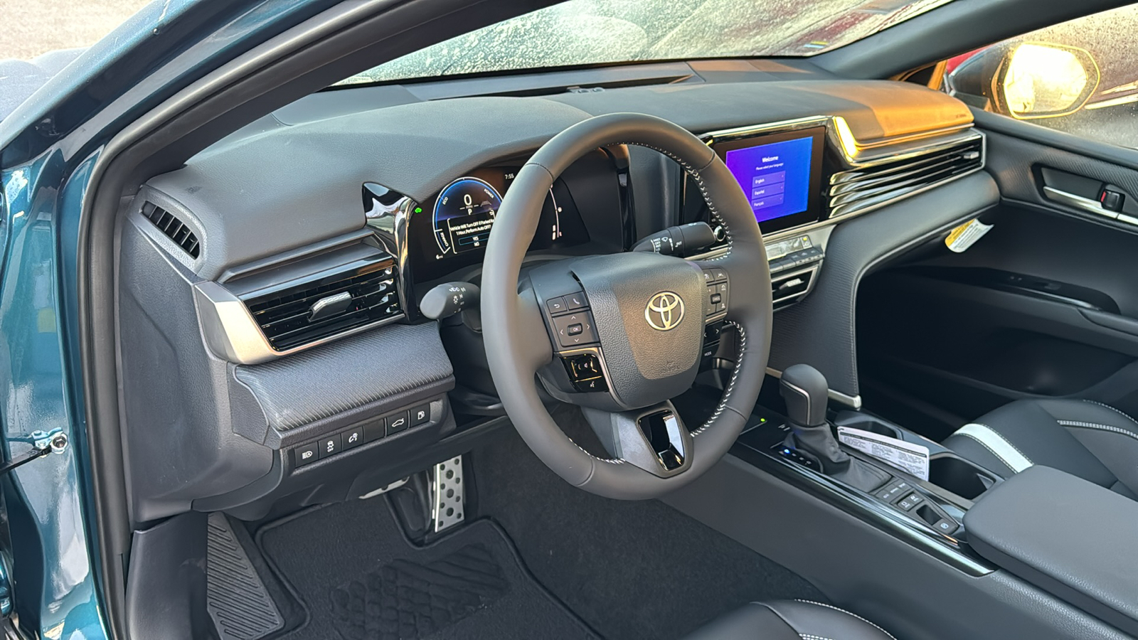 2025 Toyota Camry SE 12