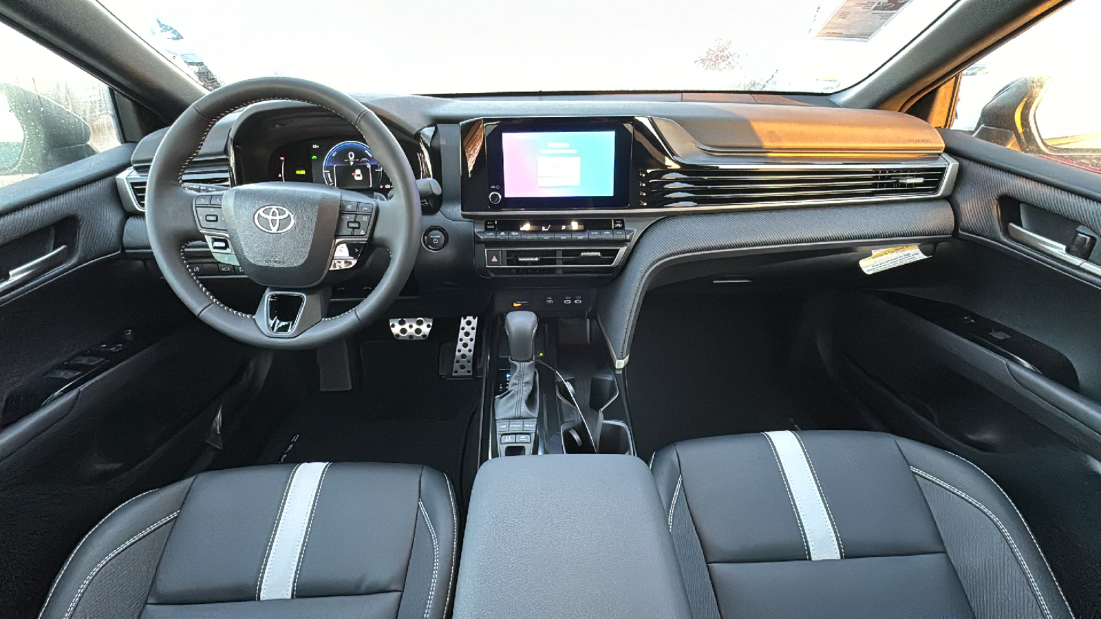 2025 Toyota Camry SE 16